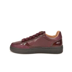 Baskets Femme en Cuir BASALTE - Confort Élégant Bordeaux pour Ville 10 Baskets Femme en Cuir BASALTE - Confort Élégant Bordeaux pour Ville -Pataugas Soldes Boutique 628220 BASKET FEMME BASALT SV F4H BORDEAUX 3