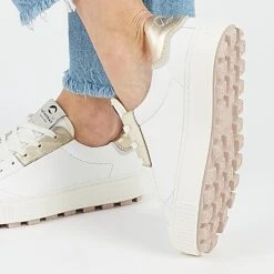 Baskets Femme ARAN - Confortable, Antidérapante et Polyvalente - Blanc/Doré 12 Baskets Femme ARAN - Confortable, Antidérapante et Polyvalente - Blanc/Doré -Pataugas Soldes Boutique ARANMF2HBLANCDORE2