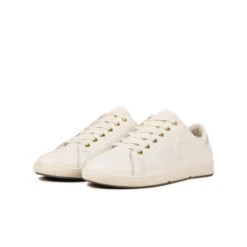 Chaussures Femme Confortables en Cuir Blanc - Style Moderne pour Tous les Jours -Pataugas Soldes Boutique BASKET FEMME JAYO N F2H BLANC 5 23cb42ac 5e17 4af8 b816 8186a2200d1e