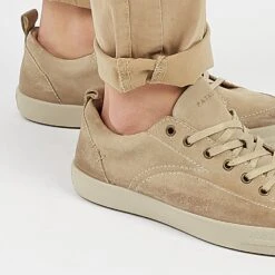 Baskets Homme Confortables en Cuir Suédé Beige - Style Vintage 11 Baskets Homme Confortables en Cuir Suédé Beige - Style Vintage -Pataugas Soldes Boutique CARLSH2HBEIGE2