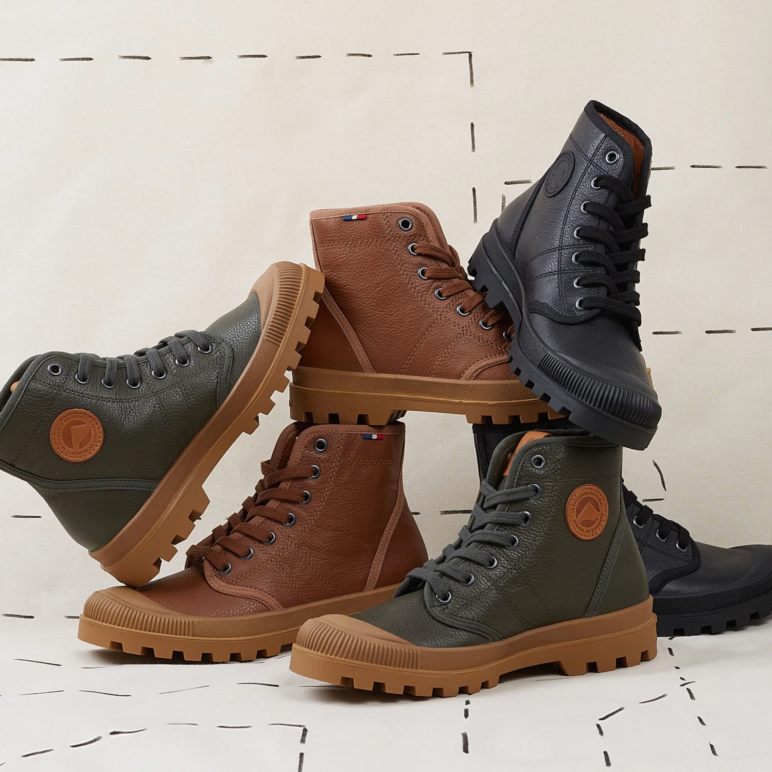 Chaussures de Randonnée Pataugas en Cuir Noir - Confort Durable pour Aventures en Plein Air 5 Chaussures de Randonnée Pataugas en Cuir Noir - Confort Durable pour Aventures en Plein Air – Image 3