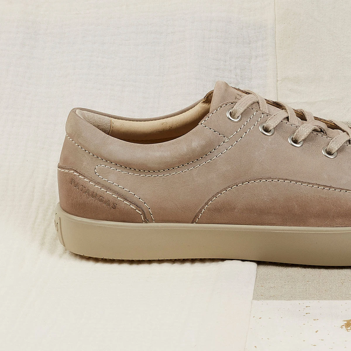 Baskets Homme Confortables en Cuir Nubuck - Ciment - Style Urbain 5 Baskets Homme Confortables en Cuir Nubuck - Ciment - Style Urbain – Image 3