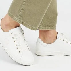 Chaussures Femme Confortables en Cuir Blanc - Style Moderne pour Tous les Jours -Pataugas Soldes Boutique JAYONF2HBLANC2 1 95f0c3f5 dff1 45fa bef7 81d870bd4ecd