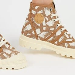 Chaussures de Marche Femme Confortables en Toile Recyclée Marron - Écologiques & Polyvalentes 12 Chaussures de Marche Femme Confortables en Toile Recyclée Marron - Écologiques & Polyvalentes -Pataugas Soldes Boutique OGGRF2HMARRON2