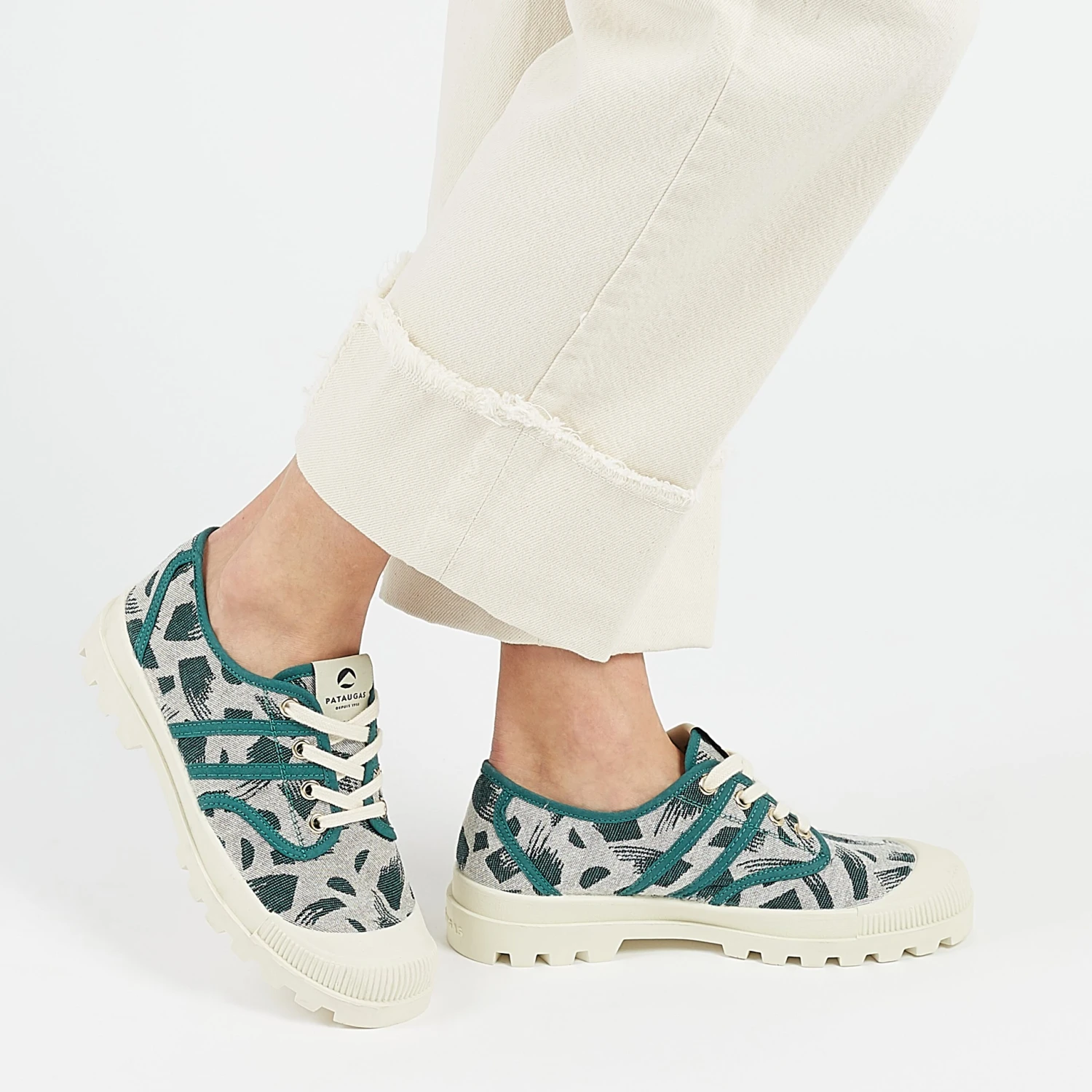 Chaussures Basses Femme - Confortable, Écologique, Vert Émeraude - Pour Tenues Estivales 6 Chaussures Basses Femme - Confortable, Écologique, Vert Émeraude - Pour Tenues Estivales – Image 4