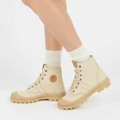 Bottes Écologiques Femme - Confortables & Polyvalentes pour Ville et Campagne - Écru 11 Bottes Écologiques Femme - Confortables & Polyvalentes pour Ville et Campagne - Écru -Pataugas Soldes Boutique OGTF4GECRU1